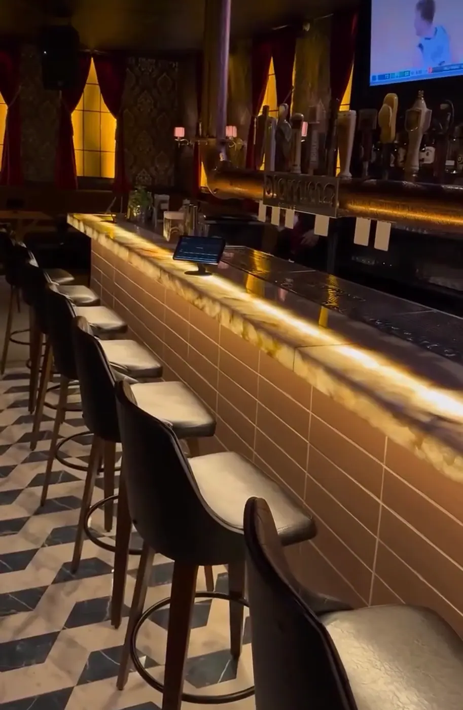 Downtown Pub